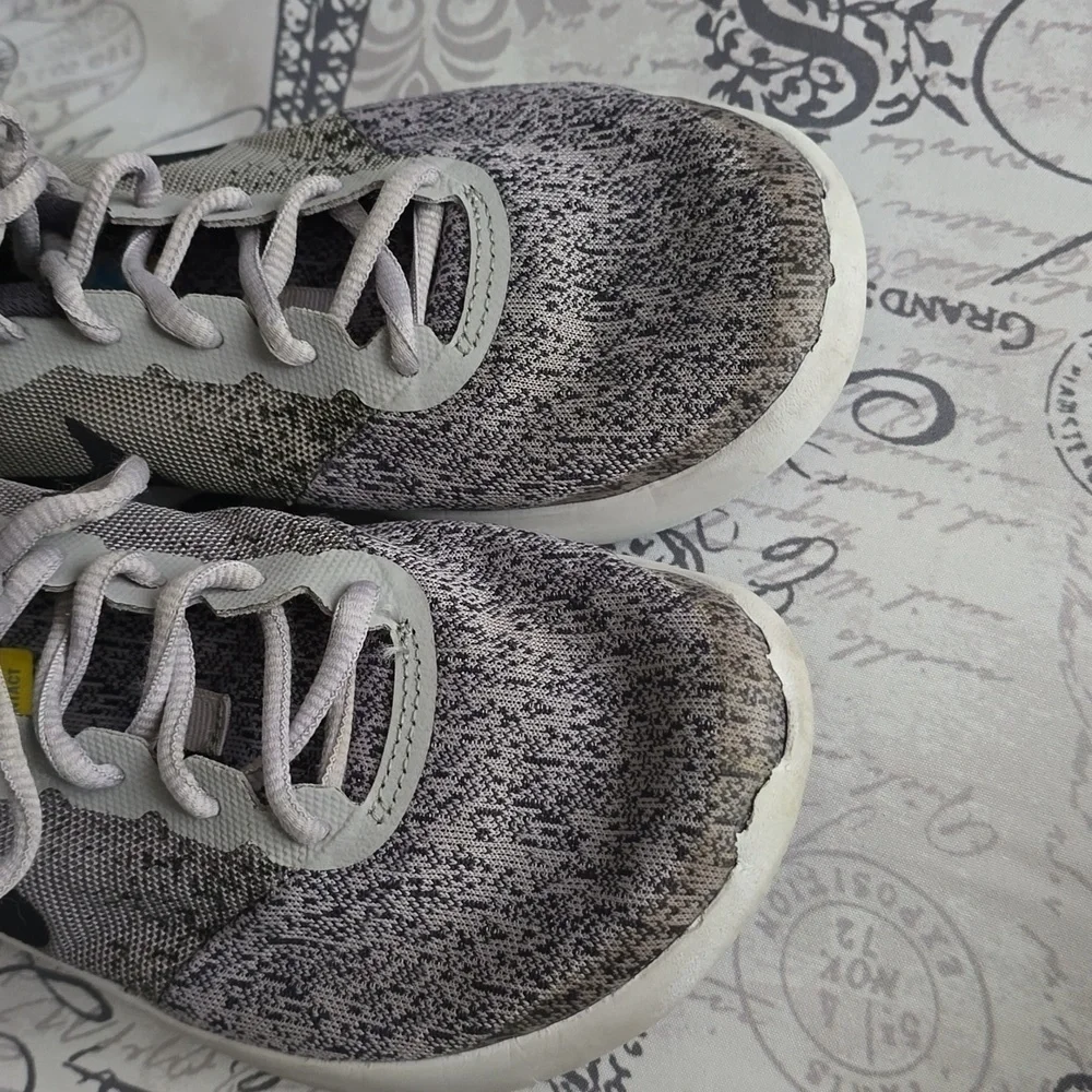 Nike Flex Contact gray size 5Y
